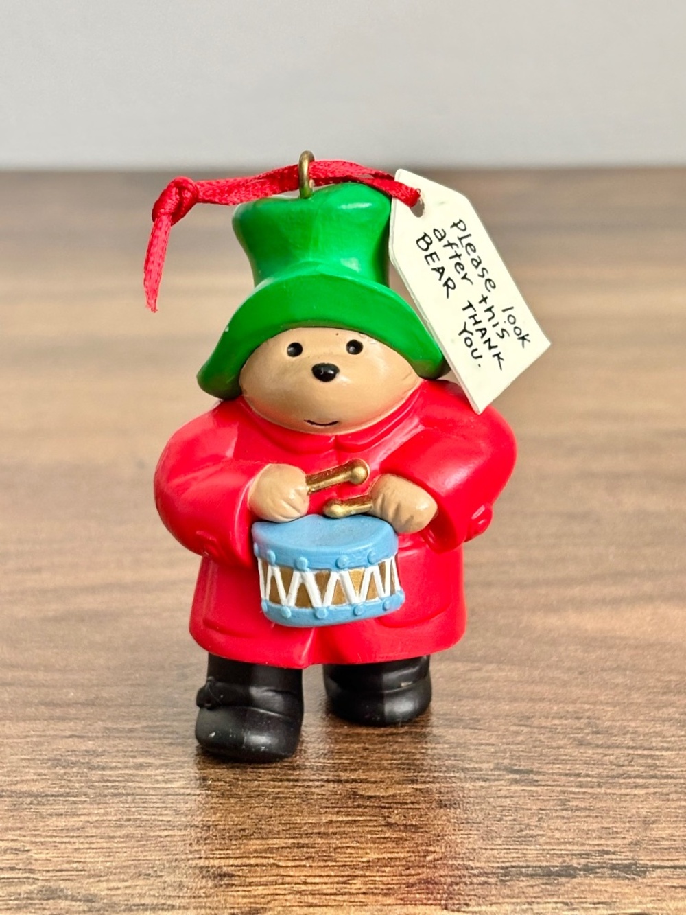 VINTAGE Hallmark Keepsake Ornament 1989 Paddington Bear Drum Tag QX4292 Loose